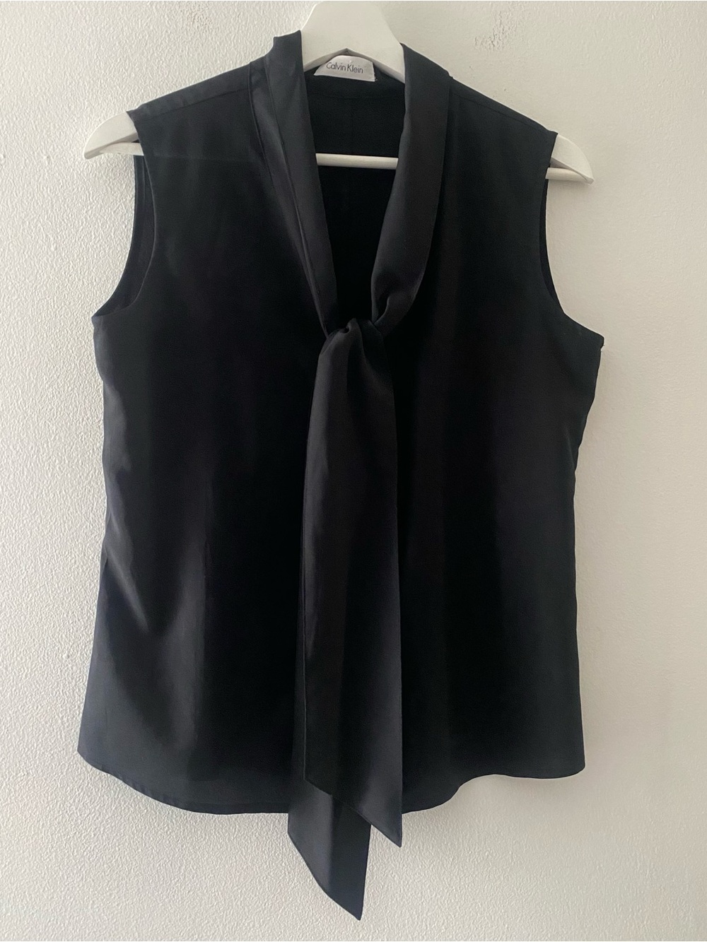 Calvin Klein Black Sleeveless Tie-Neck Blouse